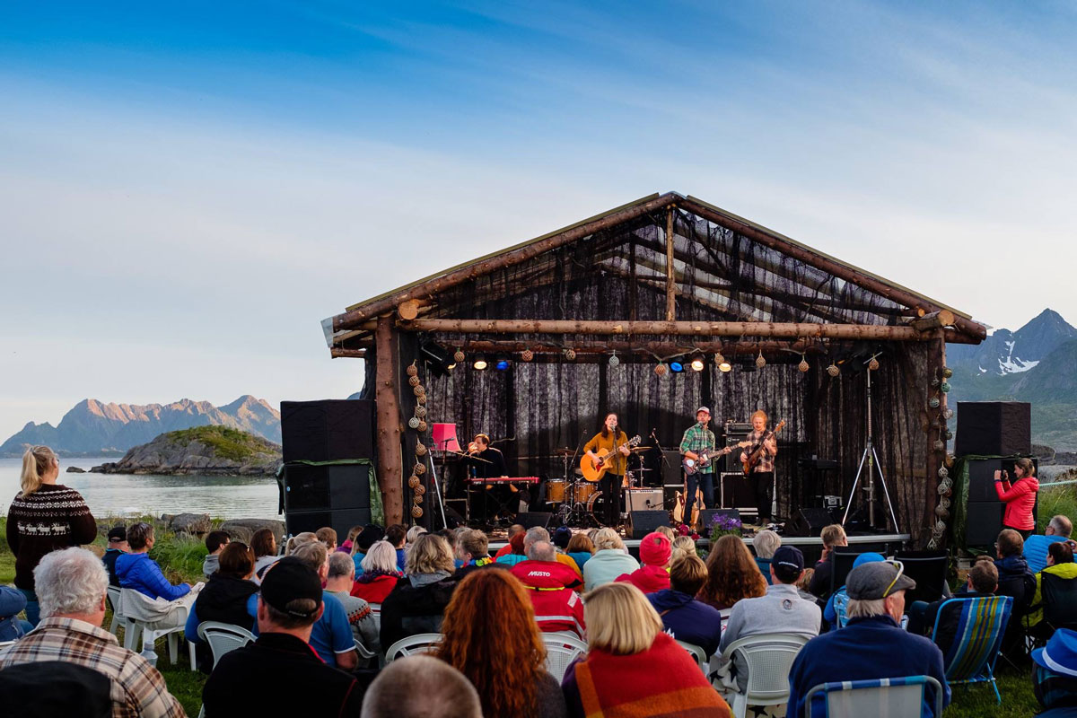 Bob Dylan på nordnorsk, live på ÅrsteinØya